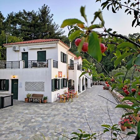 Eri Rooms To Let Raches  Zewnętrze zdjęcie