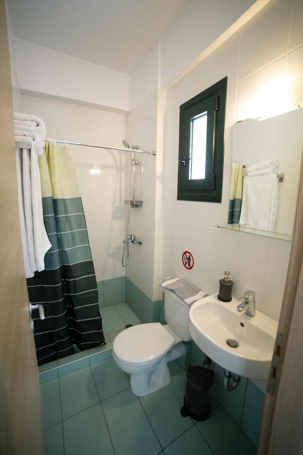 Eri Rooms To Let Raches  Zewnętrze zdjęcie