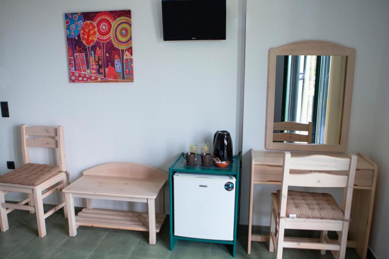 Eri Rooms To Let Raches  Zewnętrze zdjęcie