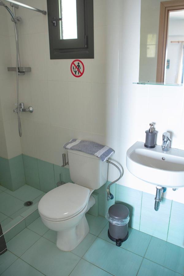 Eri Rooms To Let Raches  Zewnętrze zdjęcie