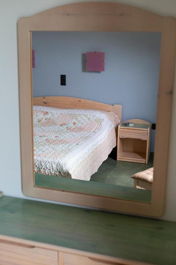 Eri Rooms To Let Raches  Zewnętrze zdjęcie