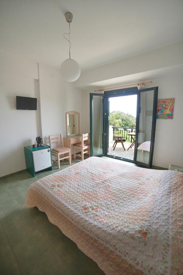 Eri Rooms To Let Raches  Zewnętrze zdjęcie