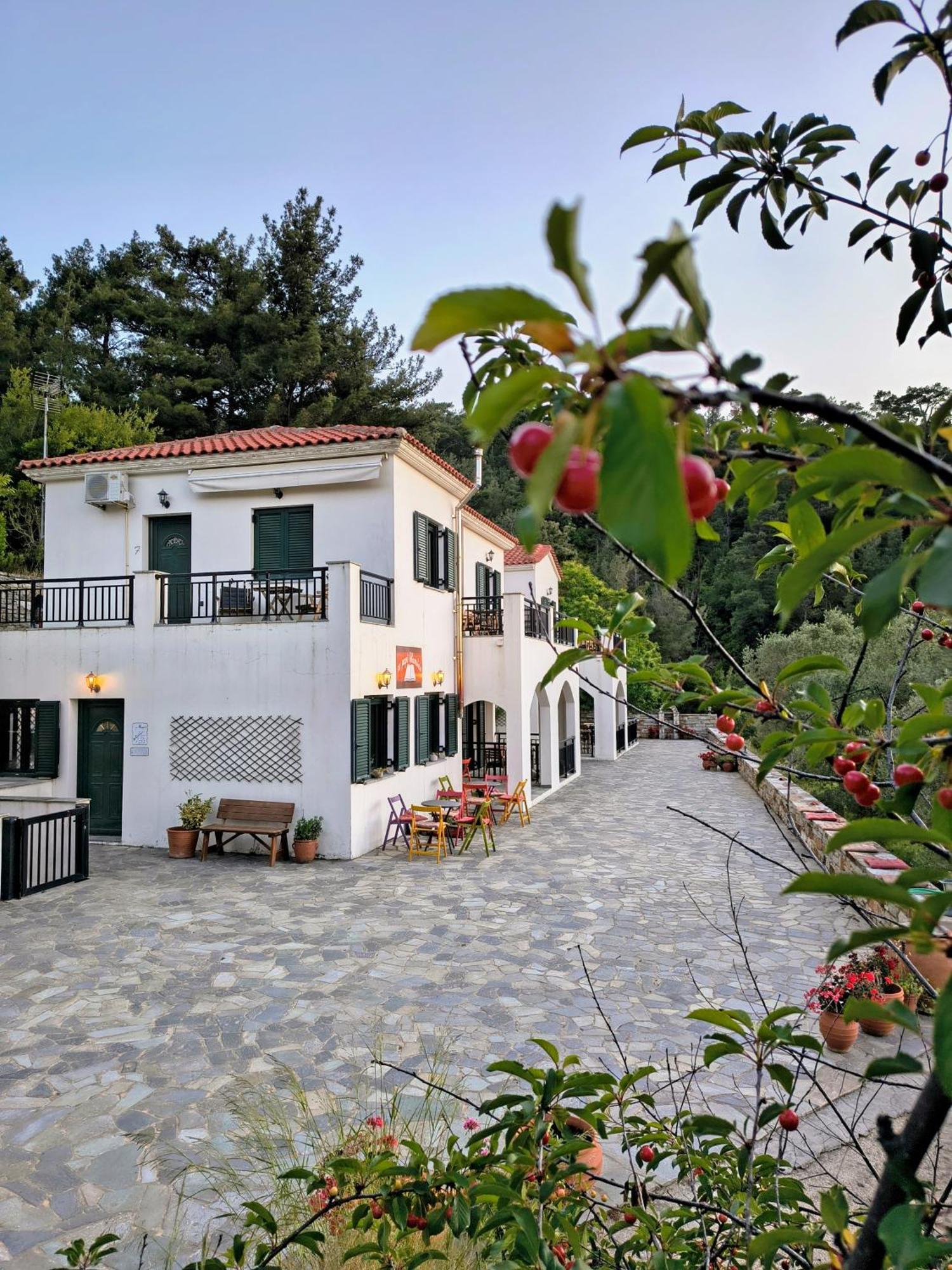 Eri Rooms To Let Raches  Zewnętrze zdjęcie