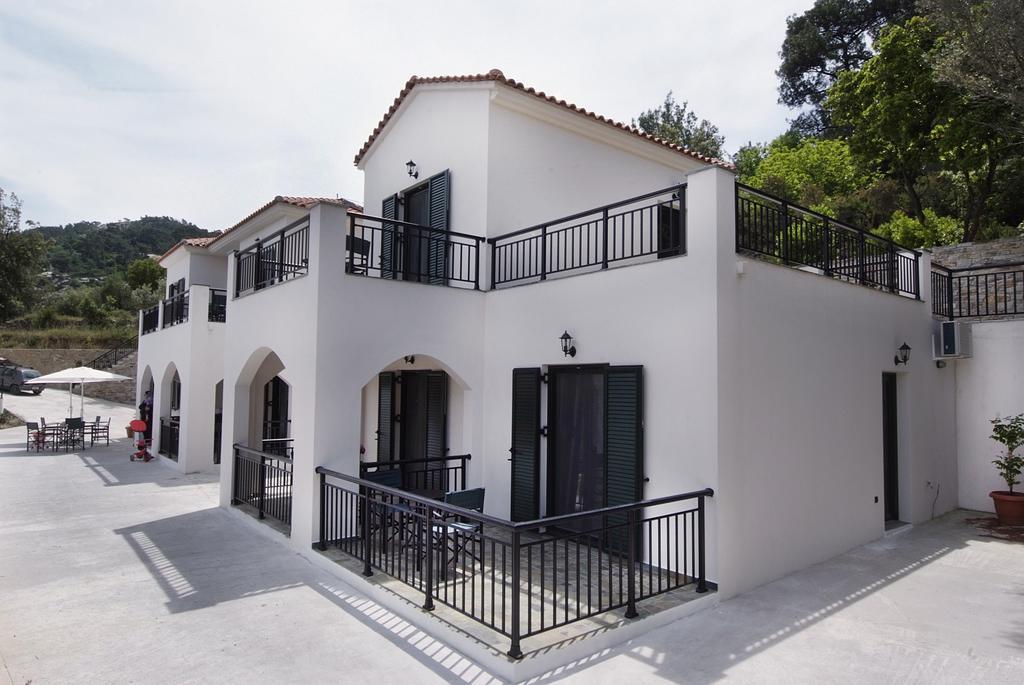 Eri Rooms To Let Raches  Zewnętrze zdjęcie
